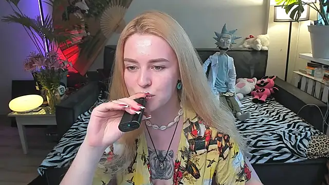 Alexa Pirs online show from July 17, 2026, 2:47 pm