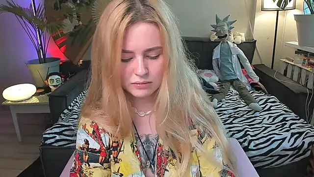 Alexa Pirs online show from June 28, 2026, 1:28 pm