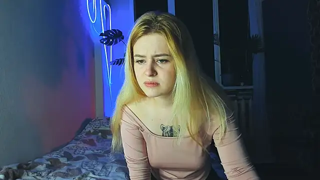 Alexa Pirs online show from February 19, 2025, 2:44 pm