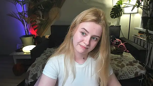 Snapshot of Alexa_Pirs chatting on May 16, 2026, 7:35 pm Alexa Pirs online show from May 16, 2026, 7:35 pm