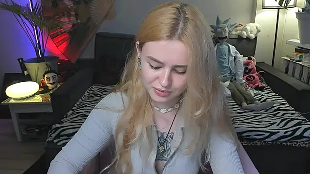 Alexa Pirs online show from July 25, 2026, 4:46 pm