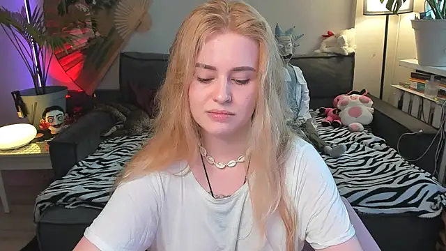 Alexa Pirs online show from July 7, 2026, 2:42 pm