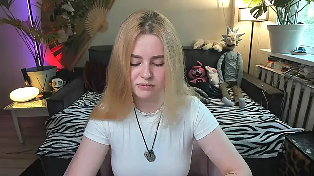 Alexa Pirs online show from June 18, 2026, 11:04 am