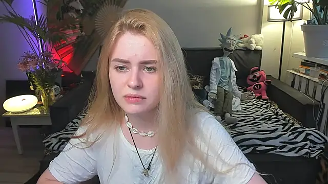 Alexa Pirs online show from July 18, 2026, 4:59 pm