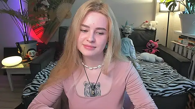 Alexa Pirs online show from July 19, 2026, 2:03 pm