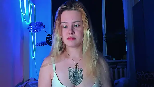 Alexa Pirs online show from March 16, 2025, 2:22 pm