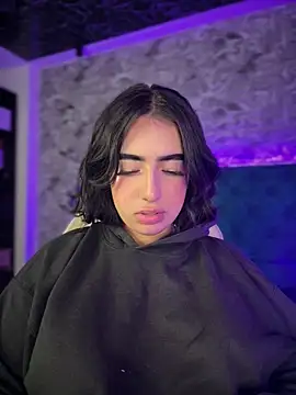 Snapshot of Scarlett-LS chatting on December 15, 2025, 10:43 am Scarlett-LS online show from December 15, 2025, 10:43 am