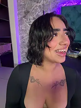 Snapshot of Scarlett-LS chatting on January 7, 2026, 1:43 am Scarlett-LS online show from January 7, 2026, 1:43 am