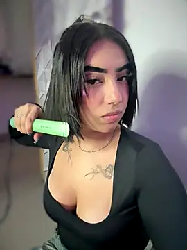 Snapshot of Scarlett-LS chatting on November 22, 2025, 2:32 am Scarlett-LS online show from November 22, 2025, 2:32 am