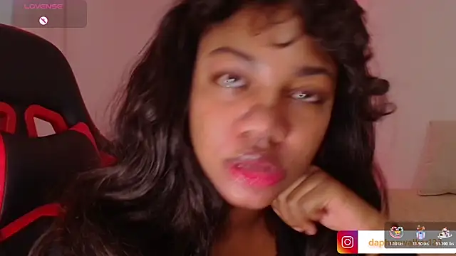 Daphnewalker   online show from February 11, 2026, 1:44 pm