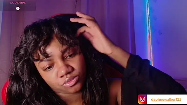 Daphnewalker   online show from February 17, 2026, 12:02 pm