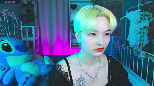 Akemi Sora  online show from March 20, 2025, 3:25 pm