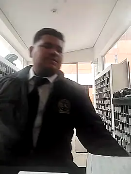 Snapshot of oscarshow24 chatting on February 23, 2025, 9:48 pm oscarshow24 online show from February 23, 2025, 9:48 pm