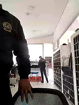 Snapshot of oscarshow24 chatting on March 1, 2025, 6:43 pm oscarshow24 online show from March 1, 2025, 6:43 pm