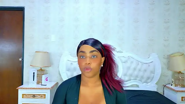 TianahGlow online show from February 19, 2026, 7:55 pm