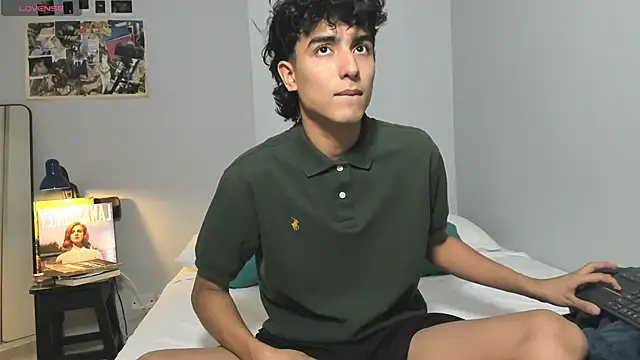 Snapshot of salvatore_montt chatting on March 3, 2025, 12:01 am salvatore montt online show from March 3, 2025, 12:01 am