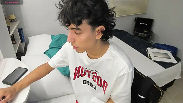 Snapshot of salvatore_montt chatting on March 6, 2025, 1:27 am salvatore montt online show from March 6, 2025, 1:27 am