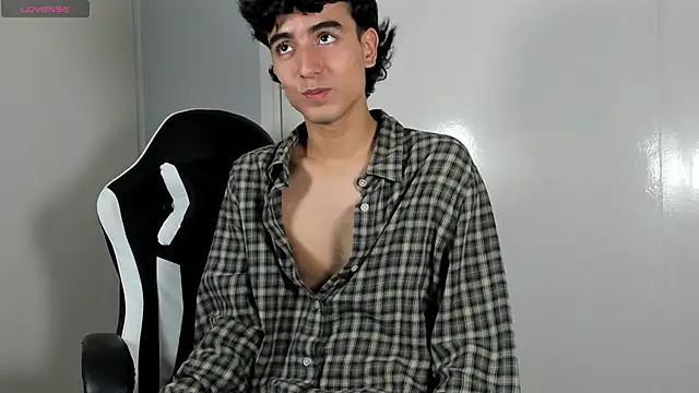 Snapshot of salvatore_montt chatting on March 2, 2025, 12:53 am salvatore montt online show from March 2, 2025, 12:53 am