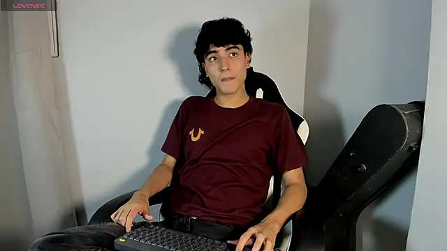 Snapshot of salvatore_montt chatting on February 15, 2025, 3:42 am salvatore montt online show from February 15, 2025, 3:42 am