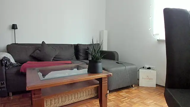 Snapshot of molicaremolicare chatting on October 27, 2025, 8:37 am molicaremolicare online show from October 27, 2025, 8:37 am