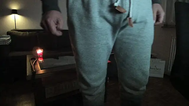 Snapshot of molicaremolicare chatting on November 10, 2025, 6:18 am molicaremolicare online show from November 10, 2025, 6:18 am