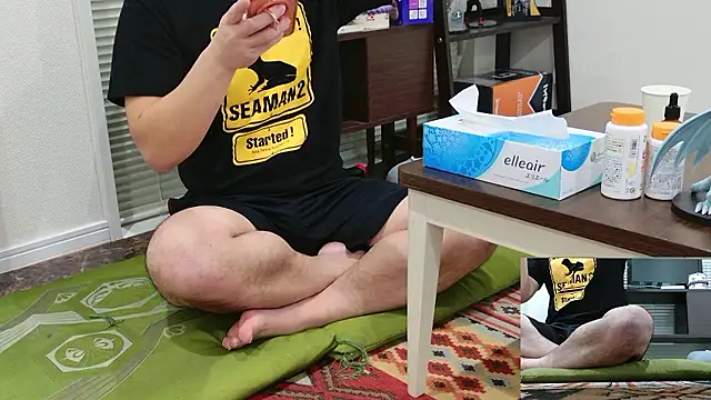 Snapshot of YARASERO-kun chatting on February 8, 2026, 11:52 am YARASERO-kun online show from February 8, 2026, 11:52 am