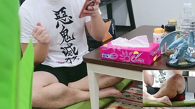 Snapshot of YARASERO-kun chatting on December 21, 2025, 6:04 am YARASERO-kun online show from December 21, 2025, 6:04 am