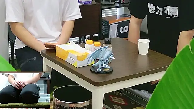 Snapshot of YARASERO-kun chatting on February 25, 2026, 4:45 am YARASERO-kun online show from February 25, 2026, 4:45 am