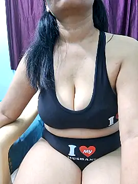 Snapshot of Jassi_Does chatting on March 14, 2025, 3:03 pm Jassi Does online show from March 14, 2025, 3:03 pm