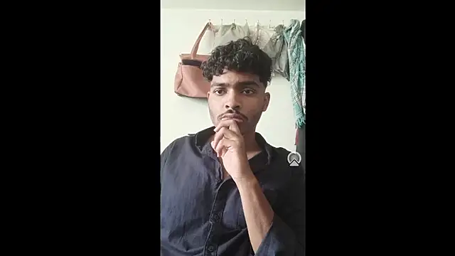 Snapshot of Harsh424242 chatting on March 10, 2025, 7:33 am Harsh424242 online show from March 10, 2025, 7:33 am