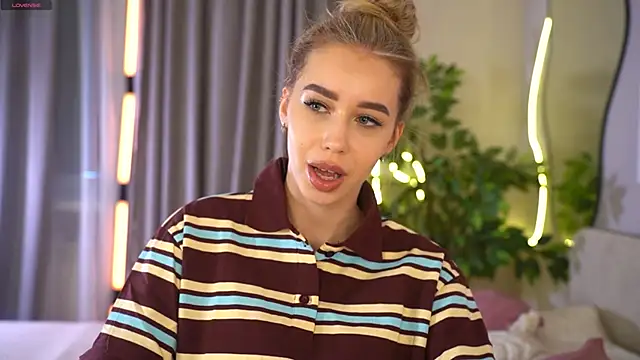  Spring Day  online show from February 25, 2026, 8:14 am