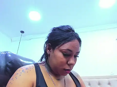 emma purple  online show from February 12, 2026, 5:23 pm