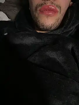 yaxxx03 online show from December 4, 2025, 7:02 pm