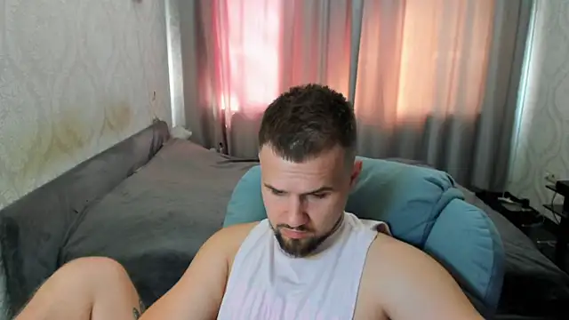 Snapshot of Vladik_b chatting on July 15, 2026, 8:43 am Vladik b online show from July 15, 2026, 8:43 am