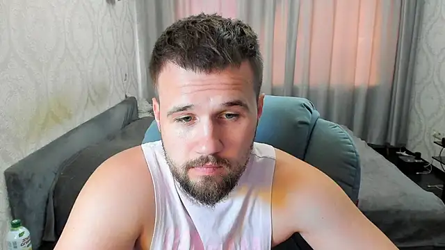 Snapshot of Vladik_b chatting on July 5, 2026, 9:27 am Vladik b online show from July 5, 2026, 9:27 am