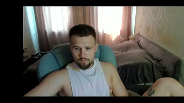 Snapshot of Vladik_b chatting on July 1, 2026, 8:47 am Vladik b online show from July 1, 2026, 8:47 am