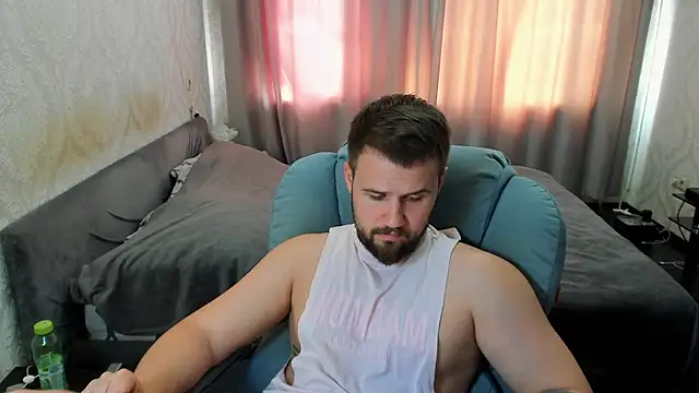 Snapshot of Vladik_b chatting on July 14, 2026, 9:14 am Vladik b online show from July 14, 2026, 9:14 am