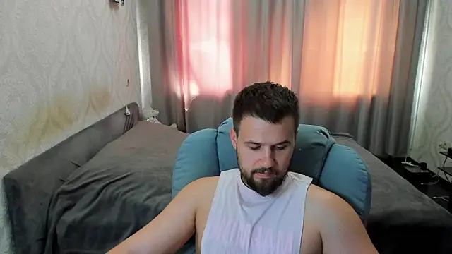 Snapshot of Vladik_b chatting on July 13, 2026, 9:08 am Vladik b online show from July 13, 2026, 9:08 am