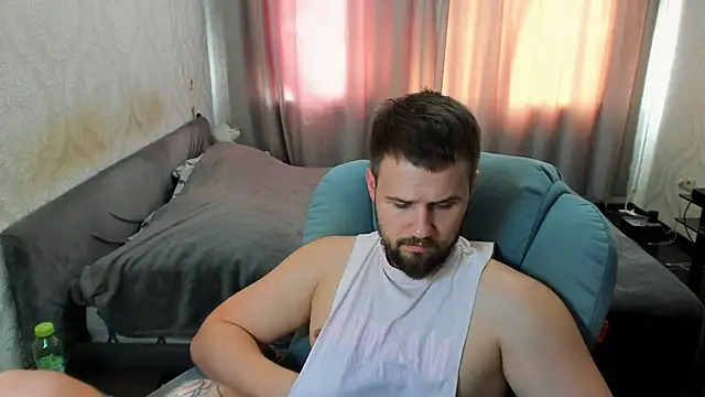 Snapshot of Vladik_b chatting on July 14, 2026, 10:21 am Vladik b online show from July 14, 2026, 10:21 am