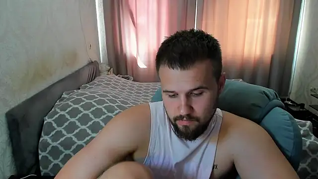 Snapshot of Vladik_b chatting on August 2, 2026, 9:40 am Vladik b online show from August 2, 2026, 9:40 am