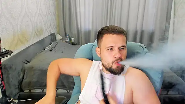 Snapshot of Vladik_b chatting on July 6, 2026, 5:37 pm Vladik b online show from July 6, 2026, 5:37 pm