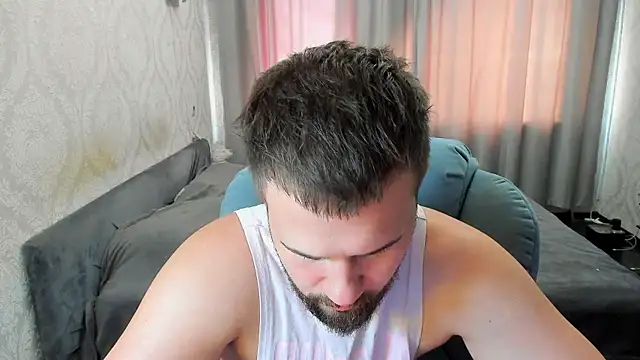 Snapshot of Vladik_b chatting on July 10, 2026, 8:58 am Vladik b online show from July 10, 2026, 8:58 am