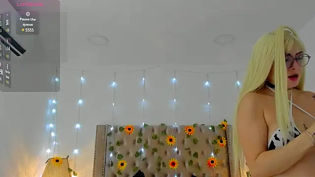 CandieGilson   online show from March 9, 2025, 7:48 pm