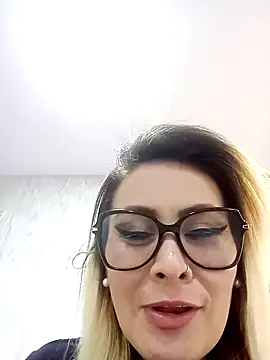 CandieGilson   online show from October 10, 2025, 11:55 am