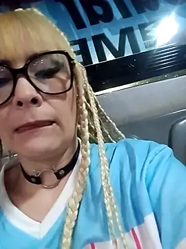 Snapshot of CandieGilson__ chatting on December 1, 2025, 10:38 am CandieGilson online show from December 1, 2025, 10:38 am