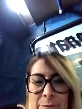 CandieGilson   online show from September 20, 2025, 10:53 am