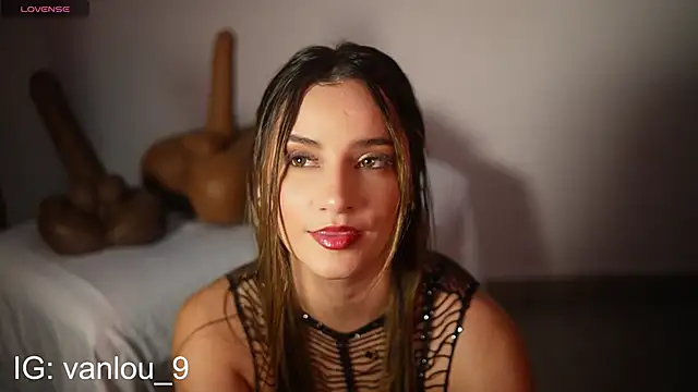 Snapshot of Vaniluu_9 chatting on October 22, 2025, 10:30 pm Vaniluu 9 online show from October 22, 2025, 10:30 pm