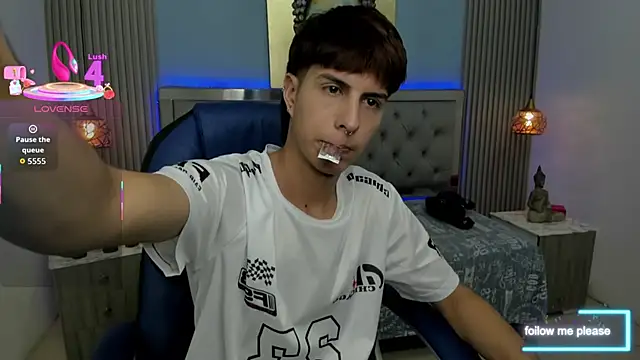 Estiv18  online show from December 2, 2025, 6:37 am