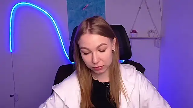 Snapshot of Dana_flowers chatting on November 12, 2025, 6:28 am Dana flowers online show from November 12, 2025, 6:28 am