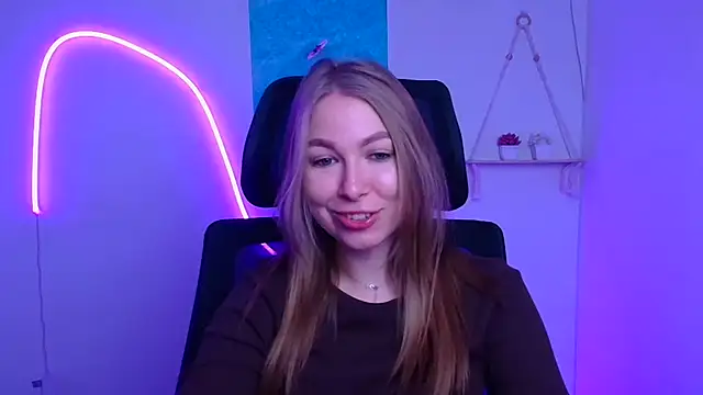 Snapshot of Dana_flowers chatting on December 20, 2025, 6:49 am Dana flowers online show from December 20, 2025, 6:49 am